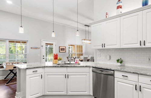 St. Augustine House | Cozy Family Home w/ Private Pool | Acre Lush Green