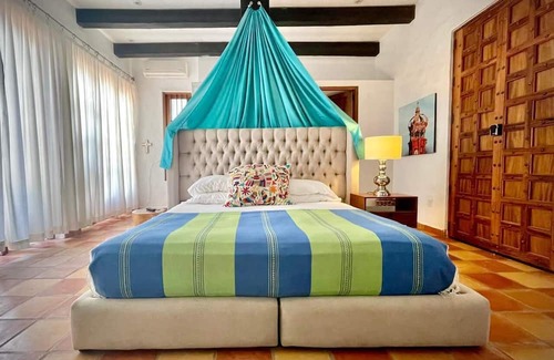 El Caloso Villa | Casa Dalusso : Boutique Old Town Hacienda with inner courtyard and pool