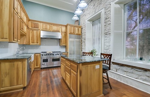 Lampasas Other | Charming farmhouse with 4 bedrooms and breathtaking views on a quiet ranch.