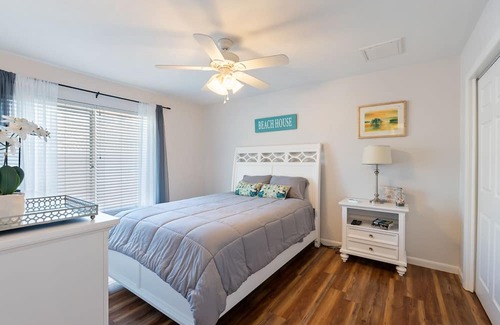 Marco Island House | Charming Marco Island Home, Heated Pool, Near Goodland & Shopping