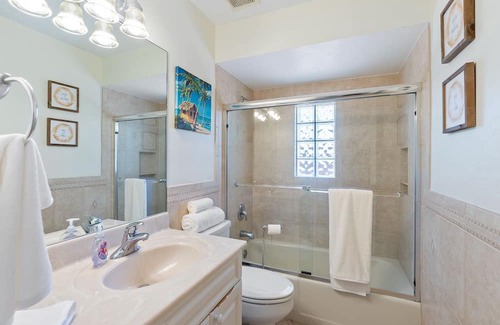 Marco Island House | Charming Marco Island Home, Heated Pool, Near Goodland & Shopping