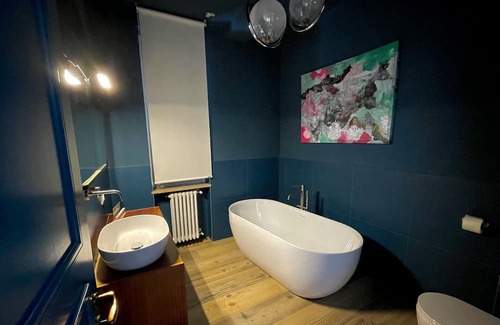 Pavia Apartment | Borgo Ticino 6 Posti Letto 2 Bagni Parcheggio Privato . Pet Friendly