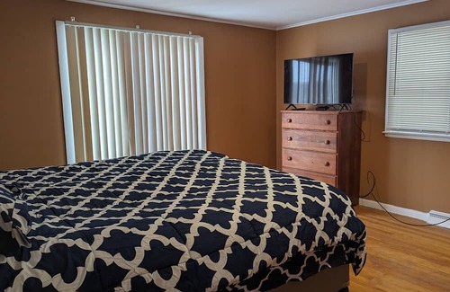 East Haven  Rutland County House | Huge four bedroom ranch with new Hot springs, hot tub 20 minutes to killington