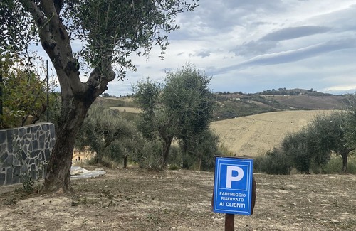 Castilenti Bed & Breakfast | Bed and Adventure - Camera Vista met Panoramisch Uitzicht!