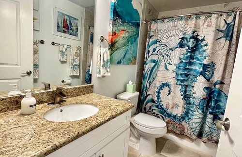 Henderson Point Apartment | #732 Beautiful corner 2 bedroom beach front condo