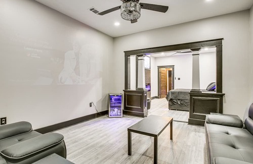 Saint Claude House | New Orleans Duplex: 2 Mi to Bourbon Street!