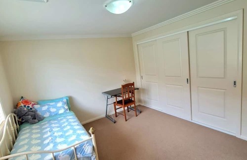 Armidale House | Entire House - Outrageously Clean !!!!