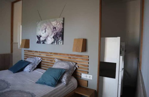 Lussan Apartment | Gîte Le Maél - Piscine & Spa Privatif