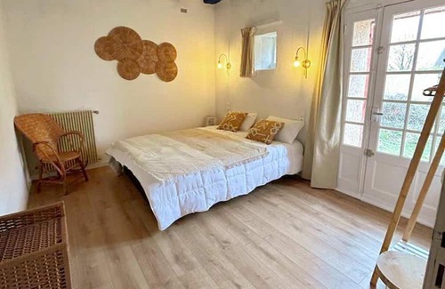 Thore-la-Rochette Cottage | Gite Thoré-la-Rochette, 5 bedrooms, 15 persons