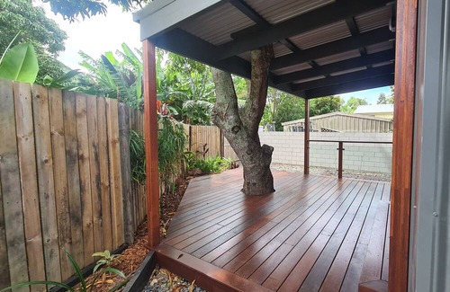 Jubilee Pocket Apartment | Private Getaway - free parking - room for boat