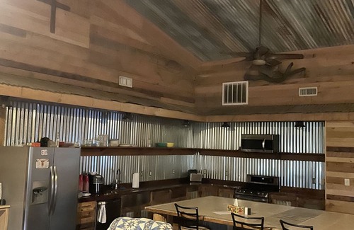 Cason Other | 3500 sq ft barndominium, sleeps 9 guests. 3 bedrooms and 3 bath with gym.
