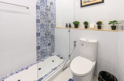 Na Kluea Condo | Stylish Jomtien Beachfront Studio /sea view/ large pool/ full kitchen