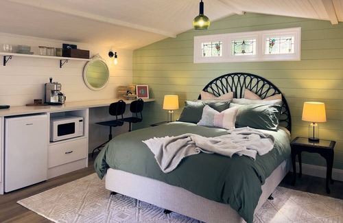 Bundanoon House | Bundanoon Garden Retreat, Stay at the bottom of the garden in Bundanoon.