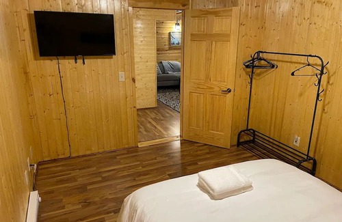 Necedah Cabin | Castle Rock Hideaway