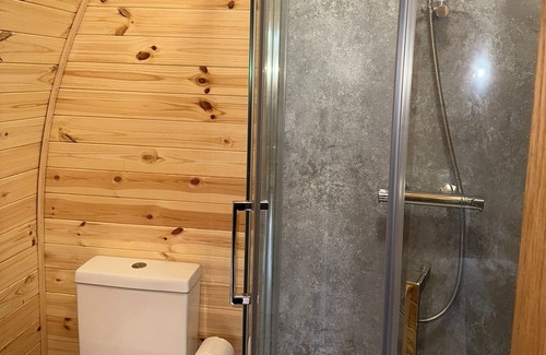 Eyemouth Cabin | Herdwick - luxury pods with Private hot tubs - BBQ - 750m to Beach