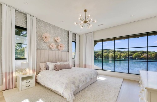Austin House | Austin Lakehouse Retreat