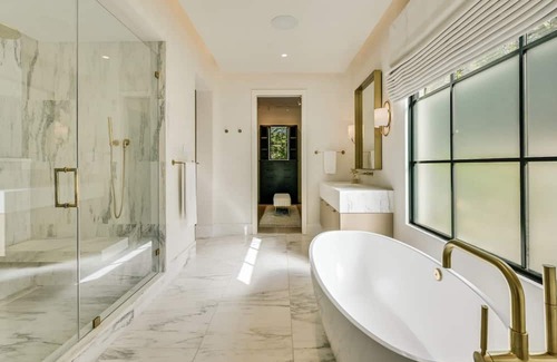 Austin House | Austin Lakehouse Retreat