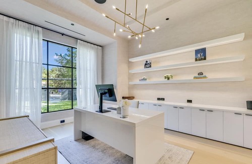 Austin House | Austin Lakehouse Retreat