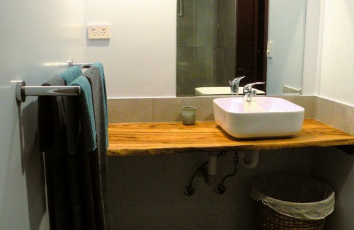 Traveston Cabin | Noosa Hinterland Holiday Retreat. De-stress in an Eco-cabin surrounded by nature
