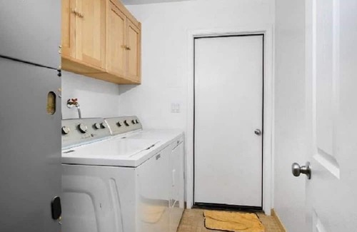 Pacheco House | Cozy Private Bedroom in Prime Location