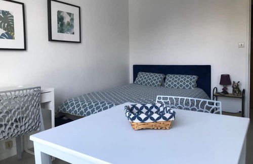 Jeanne d'Arc-Longs Champs-Beaulieu Apartment | Studio Apartment 'Cosylocation Bois Perrin' with Balcony and Wi-Fi