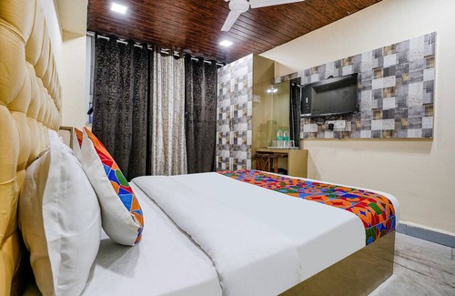 Andheri West Hotel | Fabexpress Earth Paradise