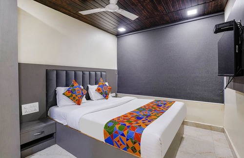 Andheri West Hotel | Fabexpress Earth Paradise