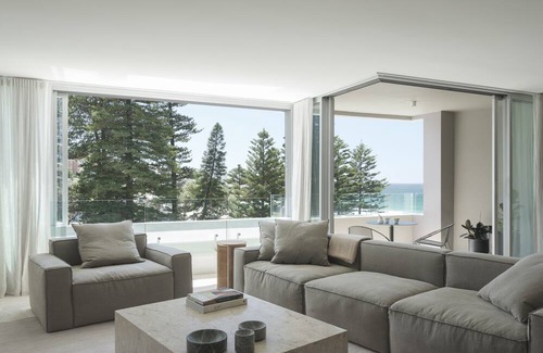 Bronte Apartment | Luxury Apartment with Bronte Beach Views