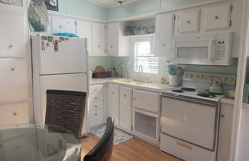 Nokomis House | Wonderful, quiet resort setting in Nokomis Florida