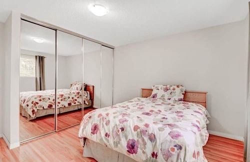 Brentwood House | A beautiful 3-level split house - near U of C and C-train
