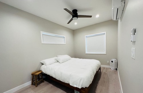Azusa House | Modern 2BR Azusa Abode w/ Putting Green and Deck