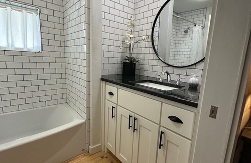 Longview House | Welcome to Our Charming Acorn Cottage