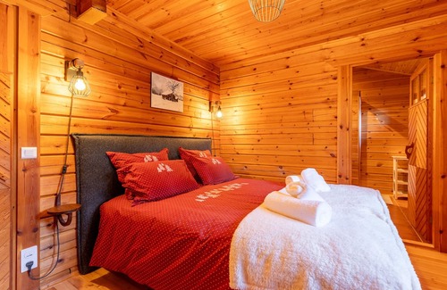 Superbolquere House | L'Écrin des Pyrénées - Authentique chalet classé 4* avec jacuzzi