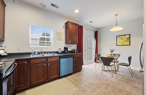Durham House | Downtown Bliss on Suncrest Ct #41973