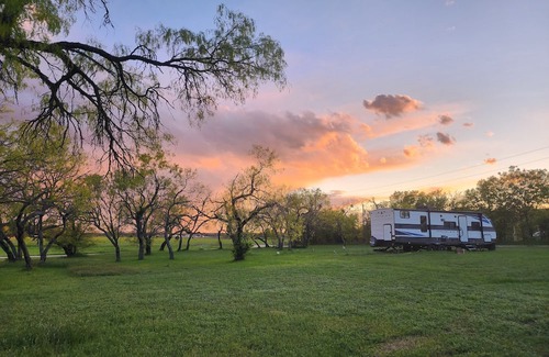 Burnet House | Cozy RV just outside of town