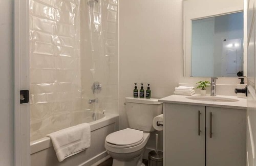 Grand River South Apartment | Canada - Kitchener House