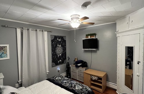 Wallingford Center Apartment | New England Charm is all around this Victorian Home. Choate Parents’ welcome!