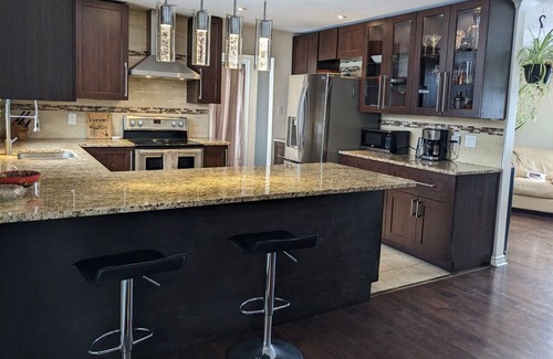 South Dundas House | Country bungalow with hot tub. Near trails, beaches, fishing. Pets welcome!