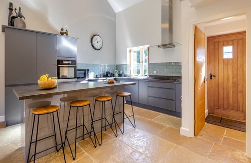 Marsh Lane Cottage | 8 bedroom accommodation in Sheffield