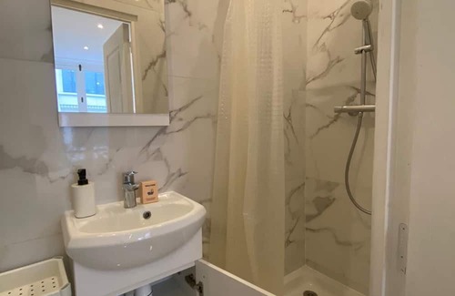 Quartier du Faubourg-Montmartre Apartment | Spacious studio in the center of Paris - Mobility lease