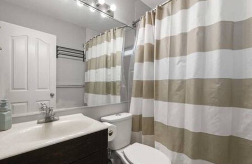 Surrey Newton House | Charming 2BD guest suite, Surrey