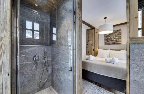 Le Fornet Apartment | Residence Les Rives De L Isere - 4 Rooms for 6 People