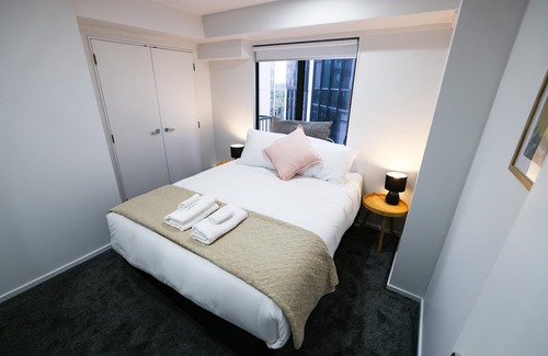 Grafton Apartment | 2br apartment with balcony and free carpark