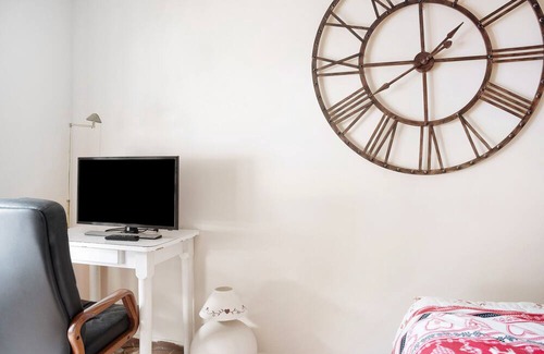 Tetti Mecci Apartment | Apartment "Il Cerbiatto - Guest House" with Mountain View, Private Terrace & Wi-Fi