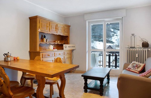 Tetti Mecci Apartment | Apartment "Il Cerbiatto - Guest House" with Mountain View, Private Terrace & Wi-Fi