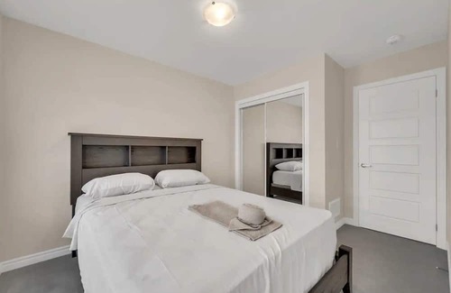 Breslau House | 3 Bed Town near Kitchener/Waterloo