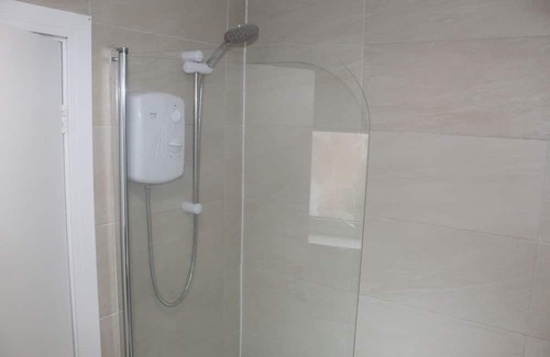 Dudley House | Perfect for Contractors, Nurses/Doctors and families for short stay leisure.