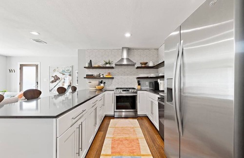 Dawson House | SoCo Groovy - Pool sleeps up to 14