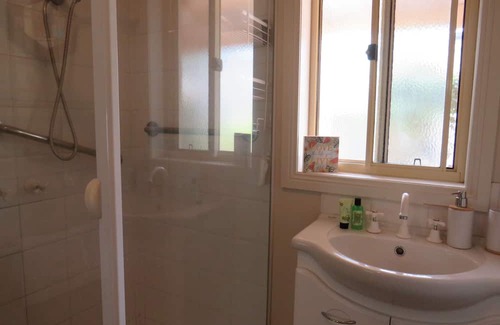 Euroa Cottage | Graysan - Family Friendly Unit in Euroa