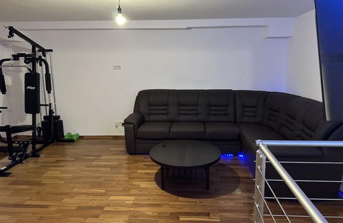 Sossenheim Apartment | 2-Zimmer Wohnung mit Gym + Office